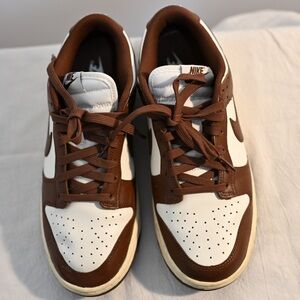Nike unisex Brown and White Sneakers